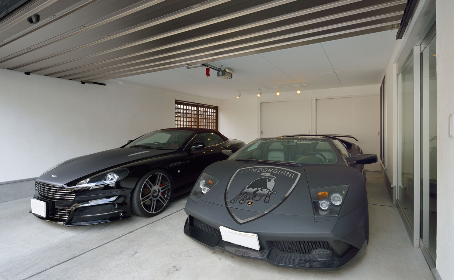 遊友建築工房 【尼崎市/3000万円台/インナーガレージ/間取り図有】ビルトインガレージに愛車2台ゆったり格納、3階建ての建築実例画像3