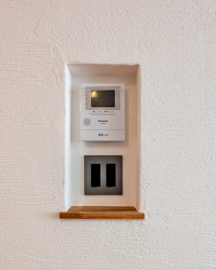 遊友建築工房 【尼崎市／2000万円台】密集地でも明るく、プライバシー保護。車２台以上駐車できる、張り出した軒のある家の建築実例画像9