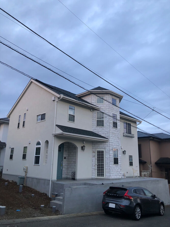 北条建設 【2500～2999万円/フレンチモダン】石貼りと塗り壁の外壁。お気に入りの家具でゲストをおもてなしの建築実例画像9