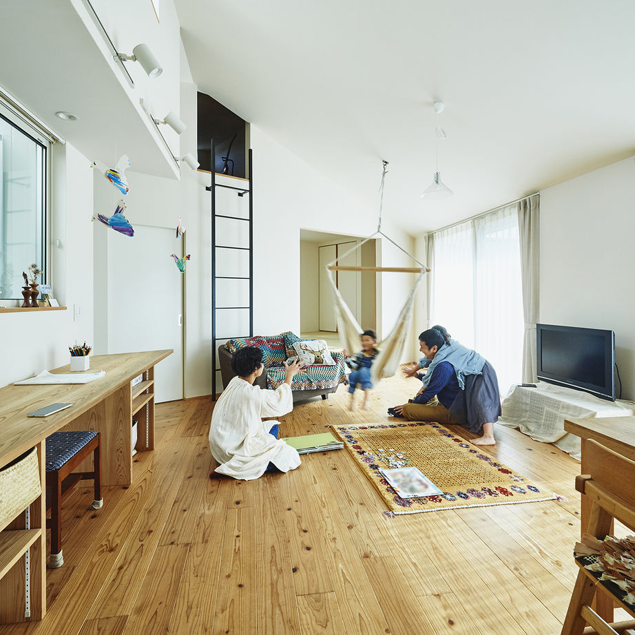タカノホーム 【平屋／中庭／ロフト付き】ぐるぐる回遊できる！サンカクヒラヤの家の建築実例画像2