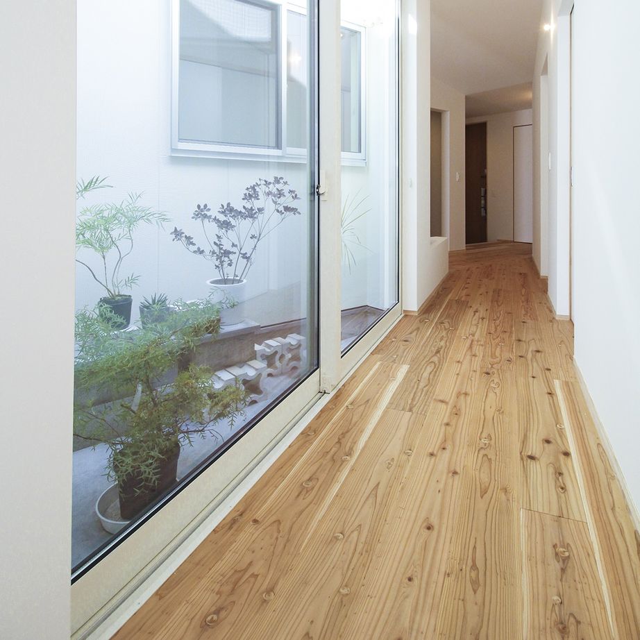 タカノホーム 【平屋／中庭／ロフト付き】ぐるぐる回遊できる！サンカクヒラヤの家の建築実例画像8