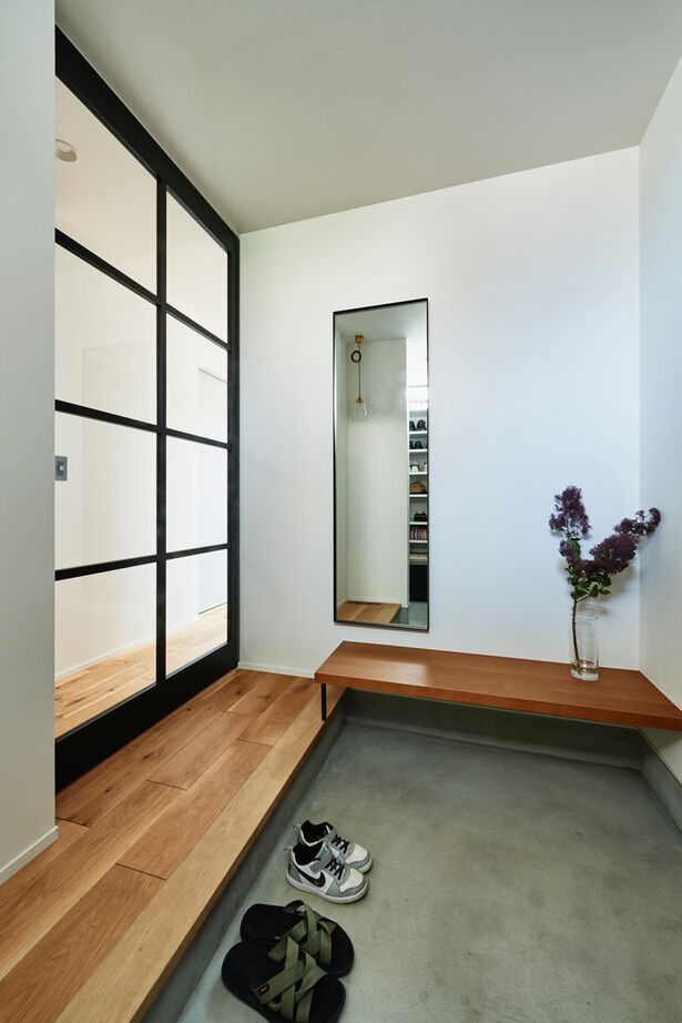 タカノホーム 【吹抜けを通じて家族がつながる】機能も空間もギュッと詰め込んで、心地よい家族のじかんを手に入れるの建築実例画像4