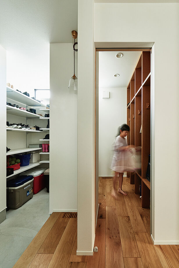 タカノホーム 【吹抜けを通じて家族がつながる】機能も空間もギュッと詰め込んで、心地よい家族のじかんを手に入れるの建築実例画像5