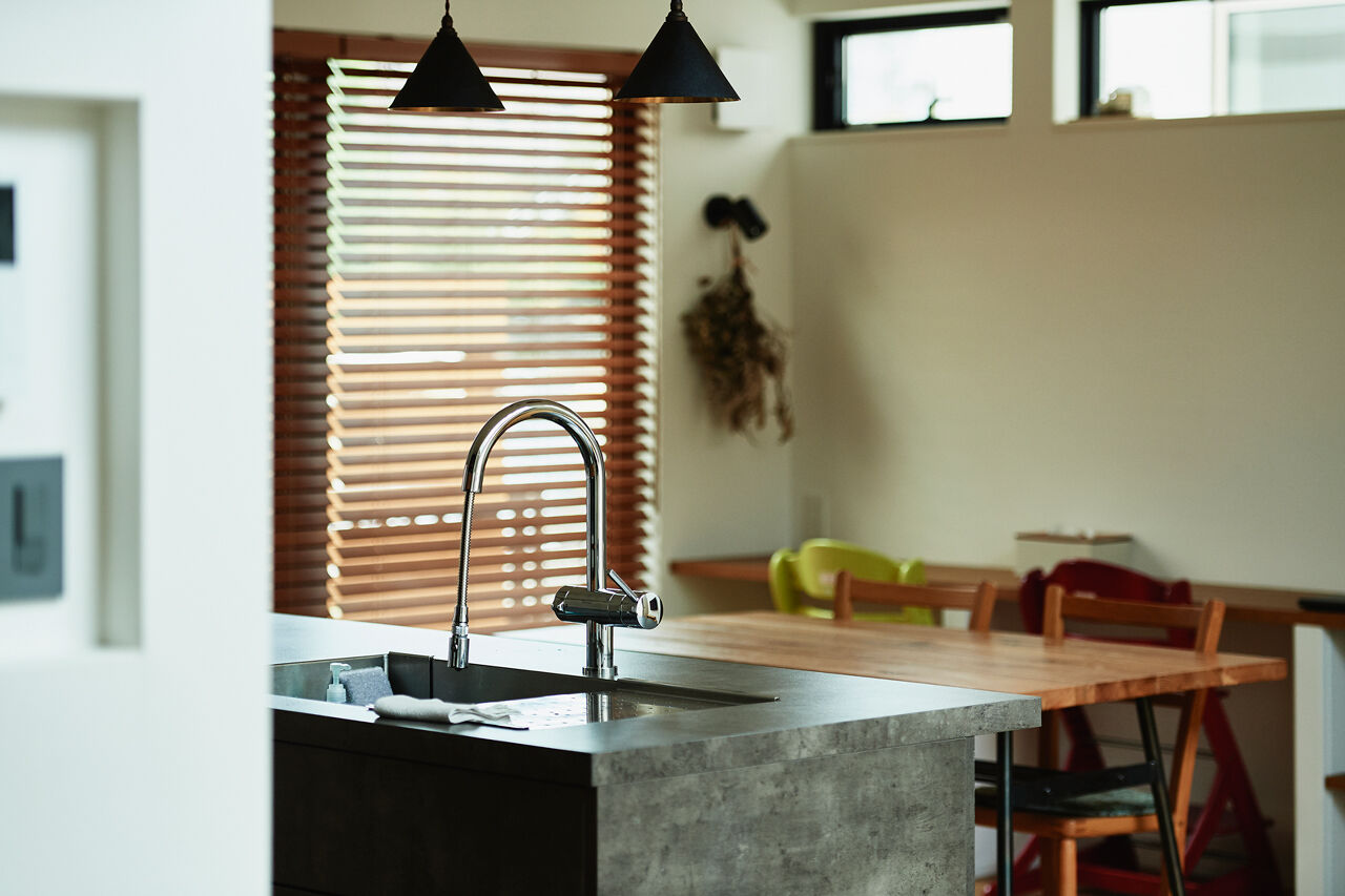 タカノホーム 【吹抜けを通じて家族がつながる】機能も空間もギュッと詰め込んで、心地よい家族のじかんを手に入れるの建築実例画像8