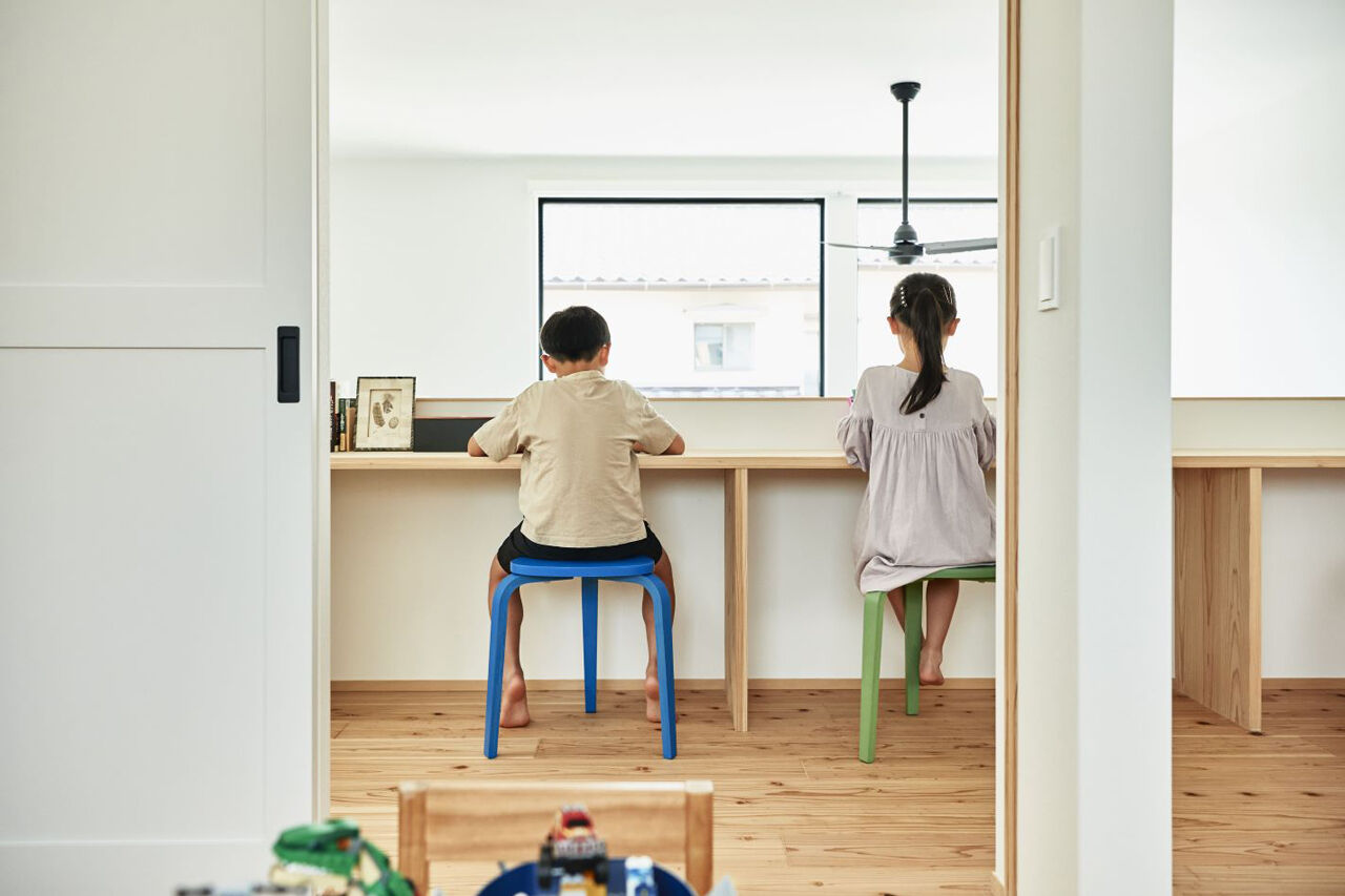 タカノホーム 【吹抜けを通じて家族がつながる】機能も空間もギュッと詰め込んで、心地よい家族のじかんを手に入れるの建築実例画像9