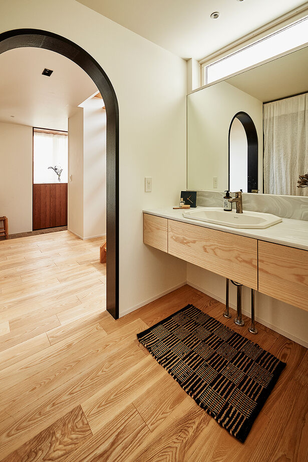 タカノホーム 【自然光が空間を包み込み、家族の物語を紡ぐ家】2階LDK・オーダーメイドキッチン、理想のくらしがここにの建築実例画像9