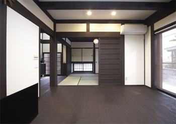 椎葉工務店 【2000万円‐2500万円】【間取り図あり】内土間と大きな吹抜けで再現 生まれ育った「京町家」の家の建築実例画像4