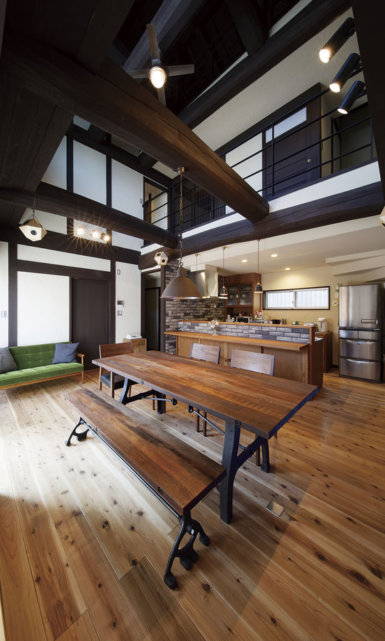 椎葉工務店 【2500万円‐3000万円】思わず見上げる地松の梁に　歳月を経た木の味わいが宿るの建築実例画像5