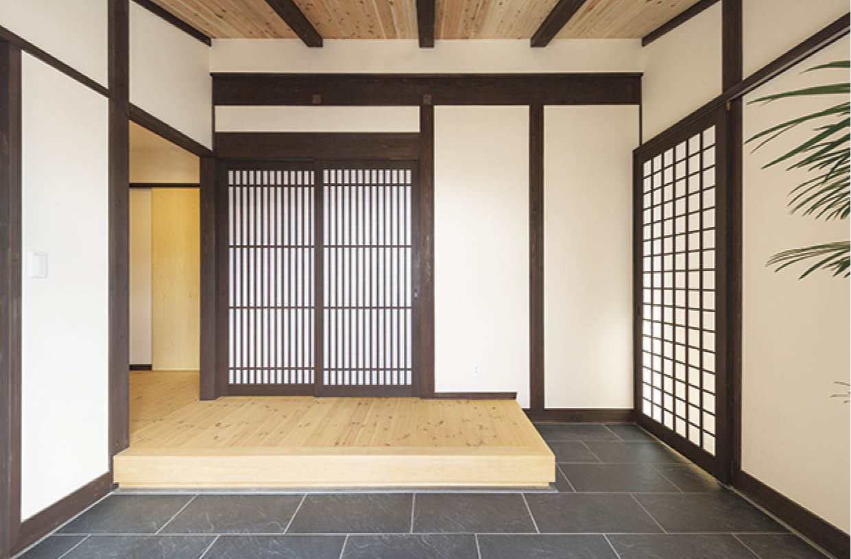 椎葉工務店 【2500万円‐3000万円】【間取り図あり】家に合わせて選んだ地松の梁　キッチンは｢酒蔵｣のイメージにの建築実例画像4