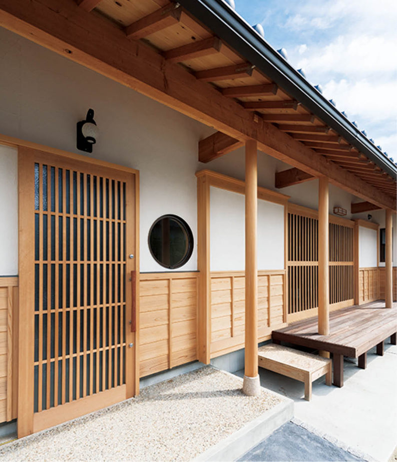 椎葉工務店 【2500～3000万円】米松の梁、杉の丸柱、桧の無垢床に包まれたLDK。木を知りつくした匠が作るこだわりの家の建築実例画像4