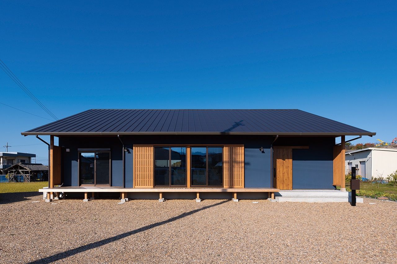 椎葉工務店 【大阪/平屋/3000万円台/子育て/間取り有】地松の梁、杉の天井、桧の床。表情豊かな木の平屋の建築実例画像4