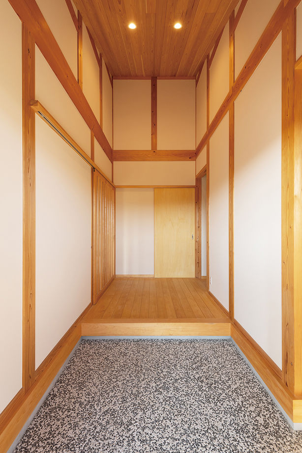 椎葉工務店 【大阪/平屋/3000万円台/子育て/間取り有】地松の梁、杉の天井、桧の床。表情豊かな木の平屋の建築実例画像5