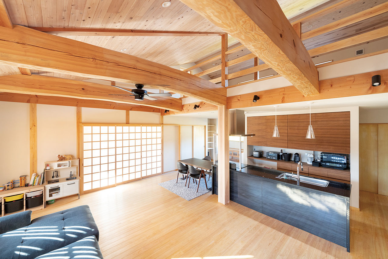 椎葉工務店 【大阪/平屋/3000万円台/子育て/間取り有】地松の梁、杉の天井、桧の床。表情豊かな木の平屋の建築実例画像7