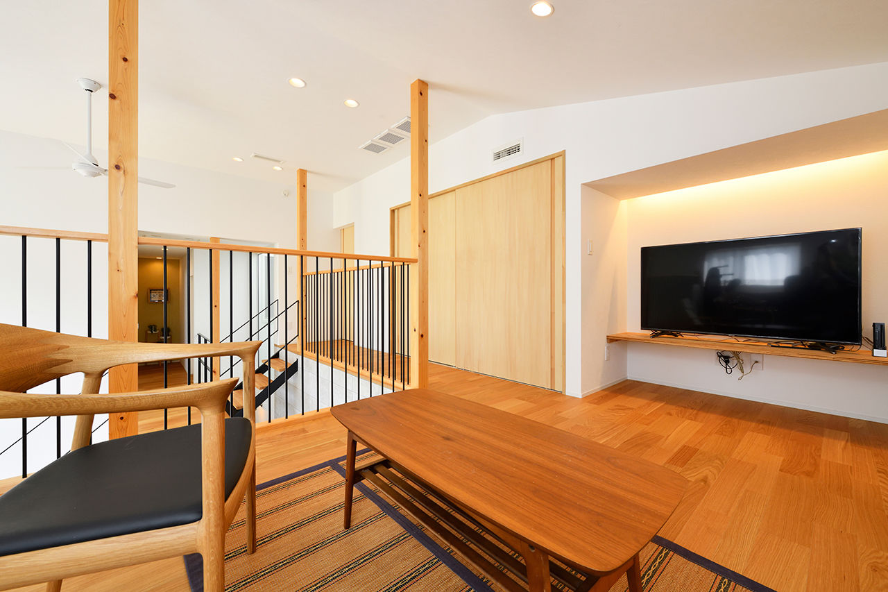 山豊工建　ここすもハウス 【全館空調×吹き抜け大空間×間取図あり】擁壁に頼らず、土地の傾斜を活かしたスキップフロアの家の建築実例画像8