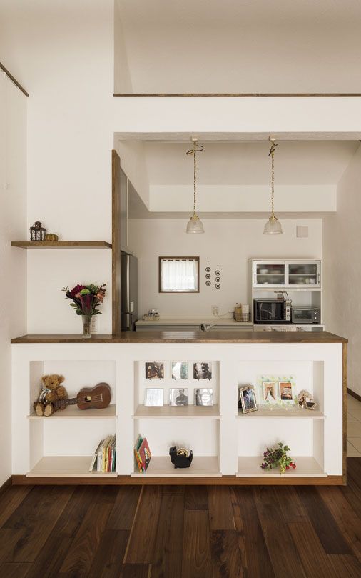 しのだ工務店 総漆喰と無垢材、光に包まれ自然体で日々を暮らせる平屋の建築実例画像4