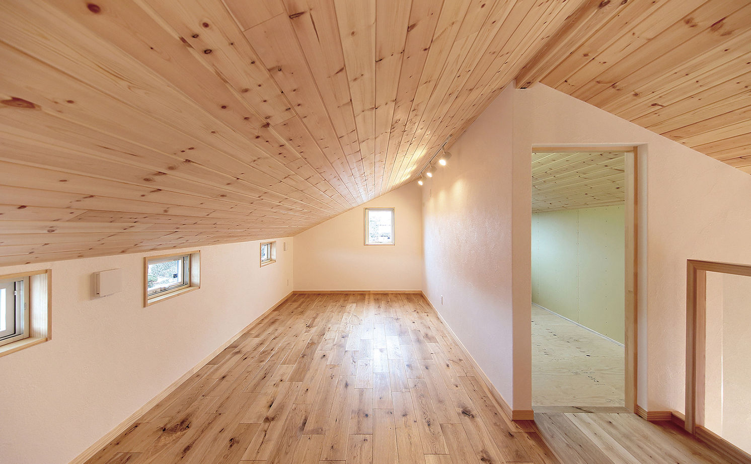 しのだ工務店 【和モダン/平屋/2000万円台】清々しくて、ほっと寛げる。漆喰と無垢材で描くシンプルで真っ白な家の建築実例画像8