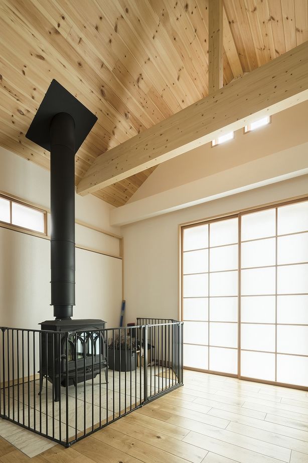 しのだ工務店 【2000万円台】造作の書庫で楽しむ読書時間。木の香りと漆喰の美しさに満ち溢れた自然素材の住まいの建築実例画像5