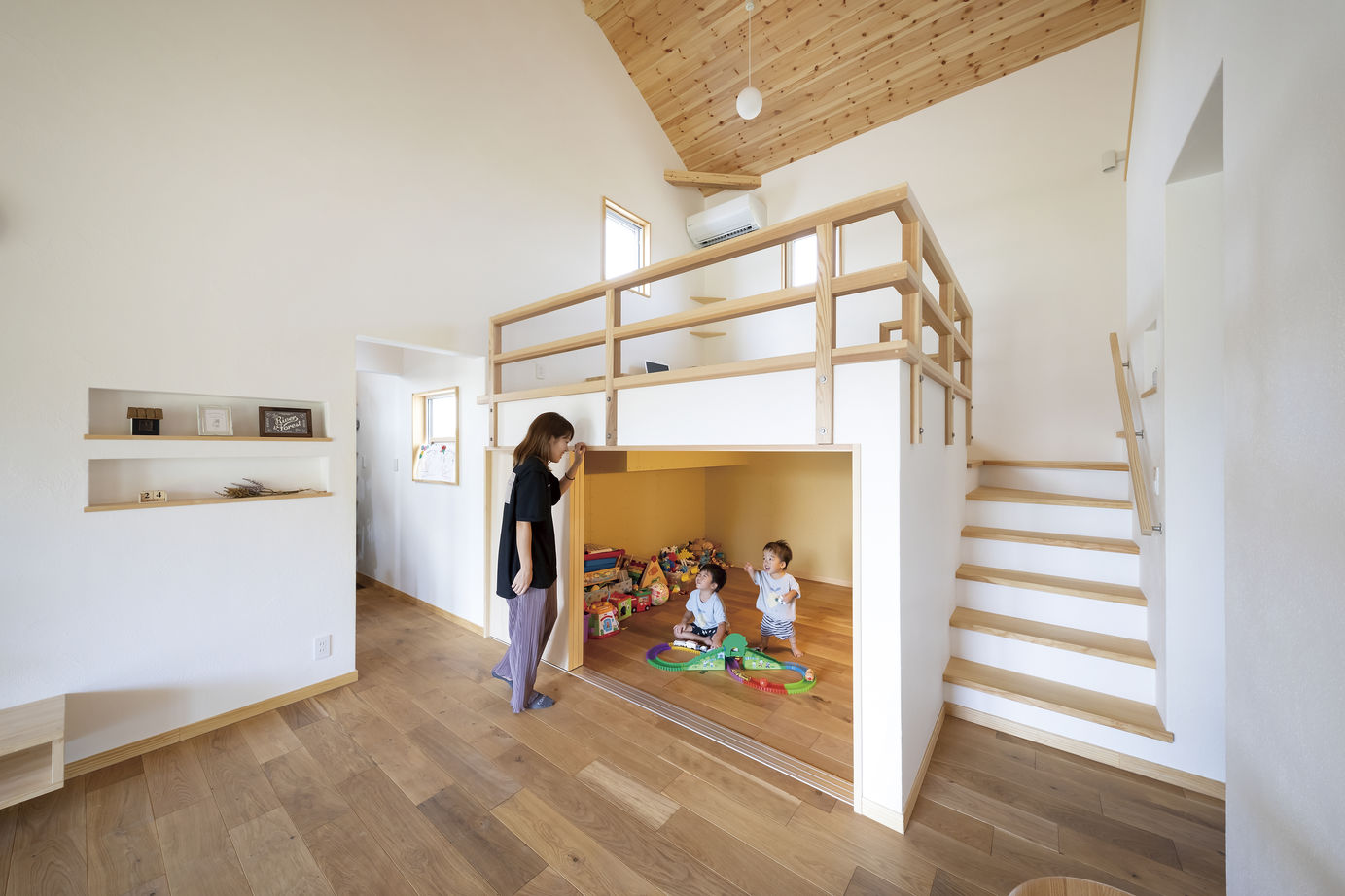 しのだ工務店 【2700万円台/平屋＋α】漆喰と木の質感に癒される。笑顔のアイデアで絆を育む家の建築実例画像8