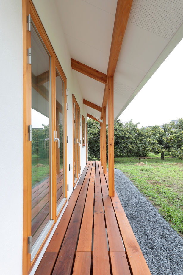 しのだ工務店 【2700万円台/平屋＋α】漆喰と木の質感に癒される。笑顔のアイデアで絆を育む家の建築実例画像18