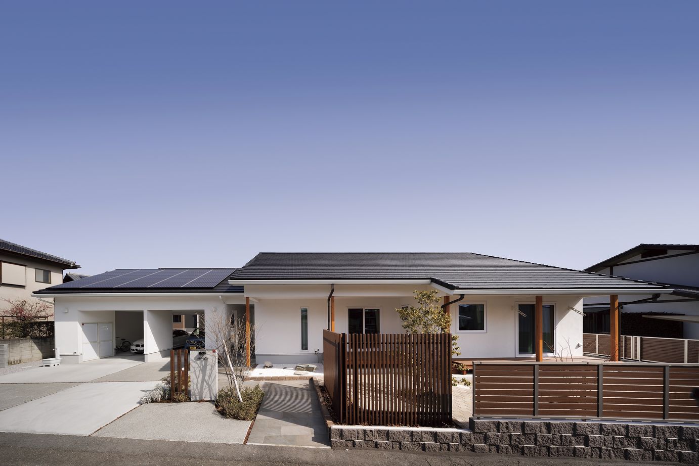 しのだ工務店 【3000万円台/平屋/インナーガレージ】要望＋αのプランで大満足の平屋暮らしの建築実例画像