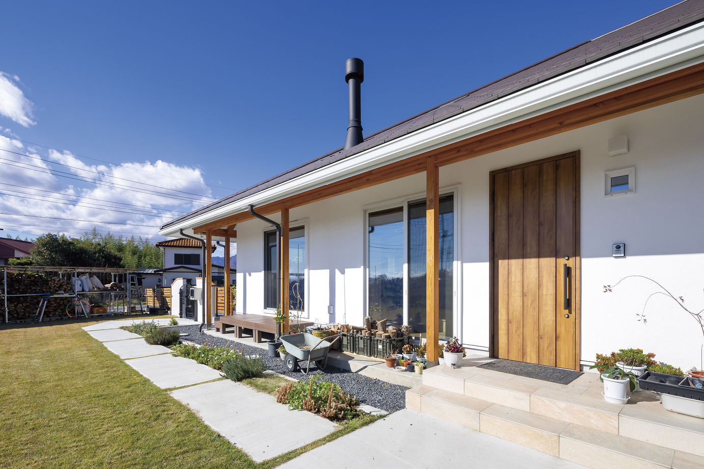 しのだ工務店 漆喰と木の癒しが決め手に。寒さ知らずで家事ラクな白い家の建築実例画像8