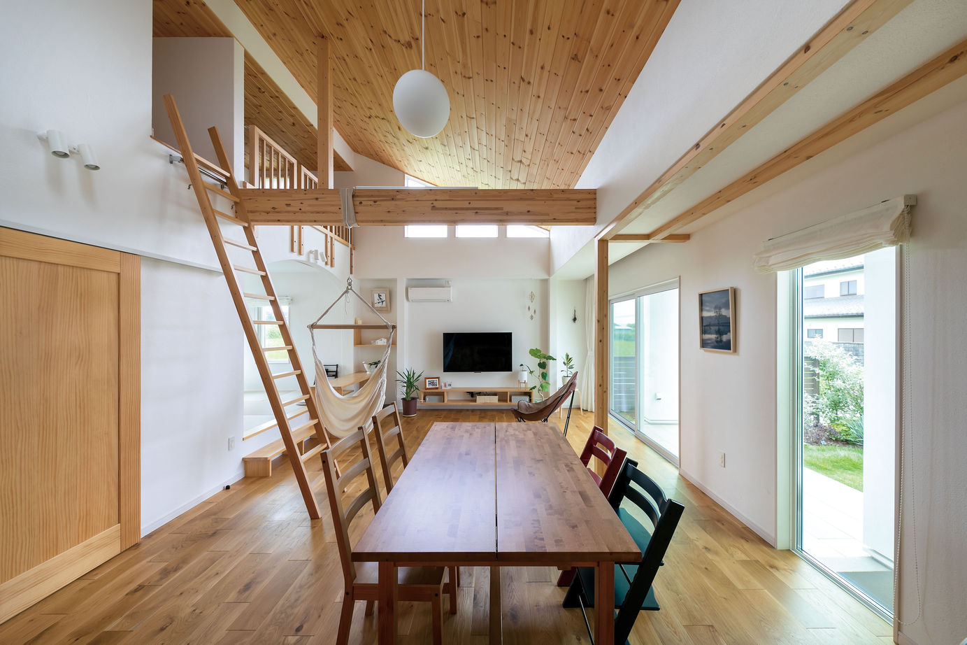 しのだ工務店 漆喰の魅力を随所で実感。家族がつながり、絆の深まる家の建築実例画像2