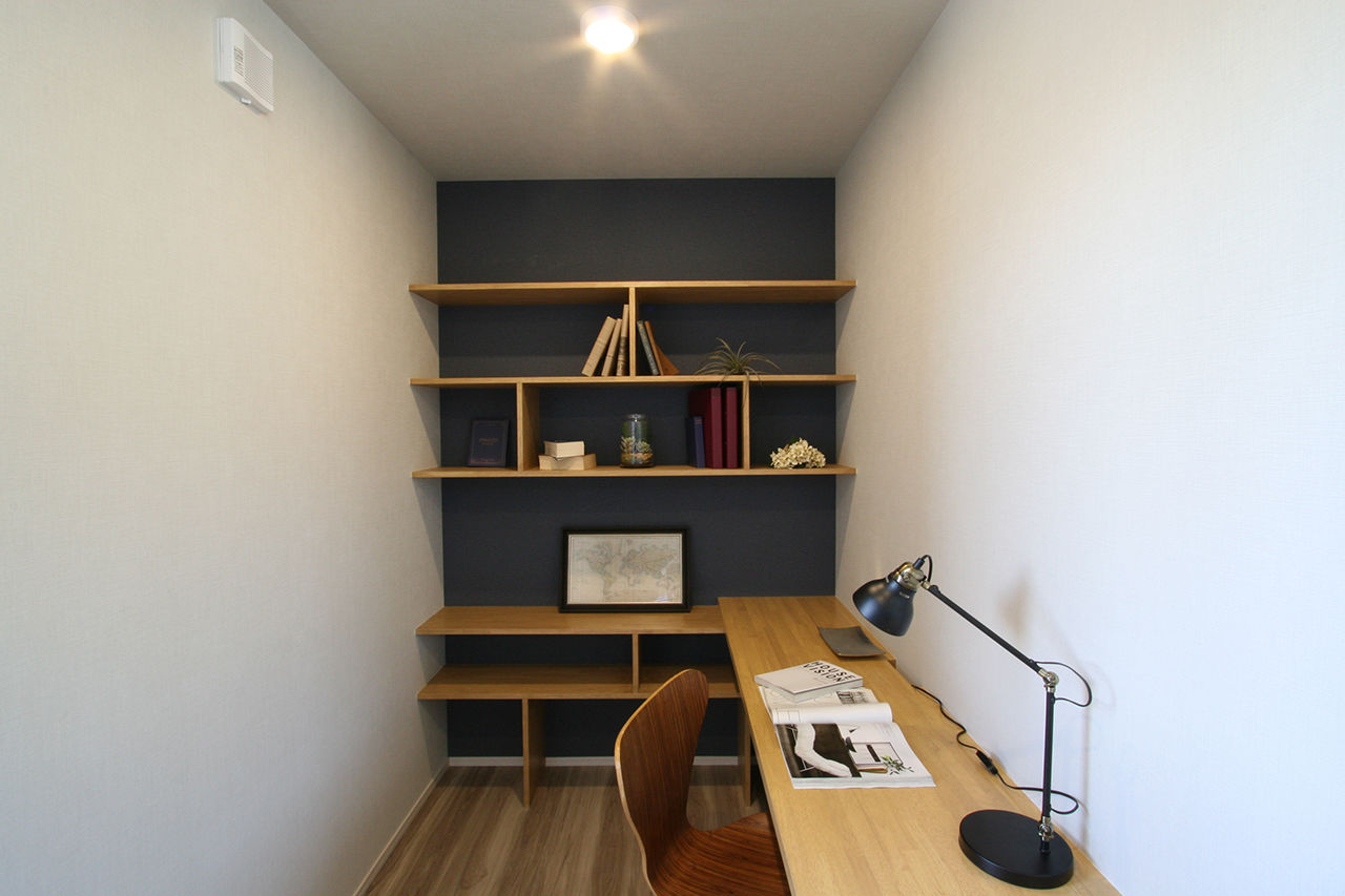 マイホームタナカ 【高岡市/間取図/2000万円台】解放感のある吹抜けにリビング階段。サンルームにはランドリークロークを設置の建築実例画像4