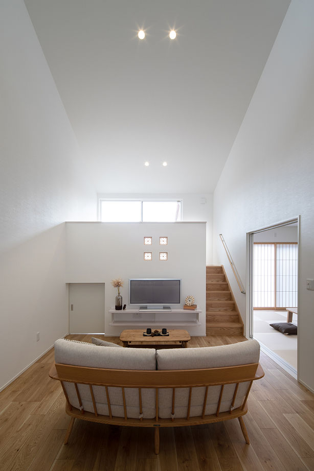 マイホームタナカ 【3LDK】縦横に伸びるスキップフロアの開放感と、和モダンの意匠が融合、素敵なイマドキ平屋の住まいの建築実例画像6