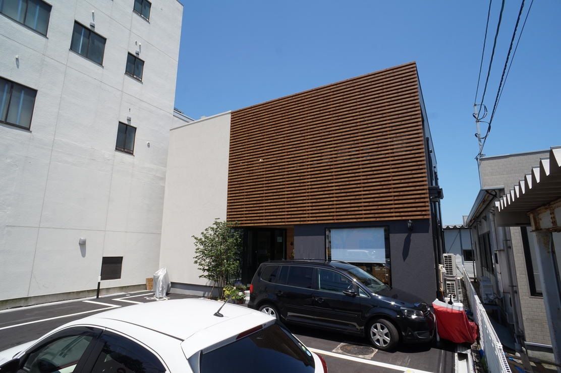 マイホームタナカ オシャレカッコイイ店舗併用住宅の建築実例画像2