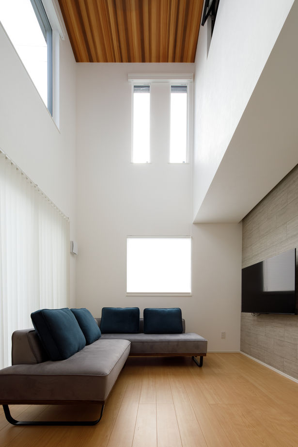 マイホームタナカ 「青空と木目の融合」　美しさと住みやすさを兼ね備えた高性能デザイン住宅の建築実例画像3