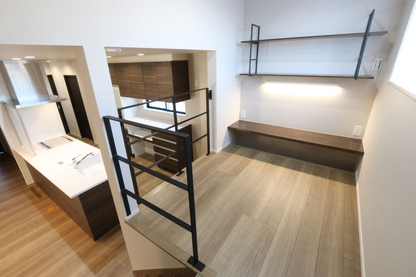 マイホームタナカ 「ただいま」の瞬間から心地良い。寛ぎの空間と快適動線が共存する家の建築実例画像4