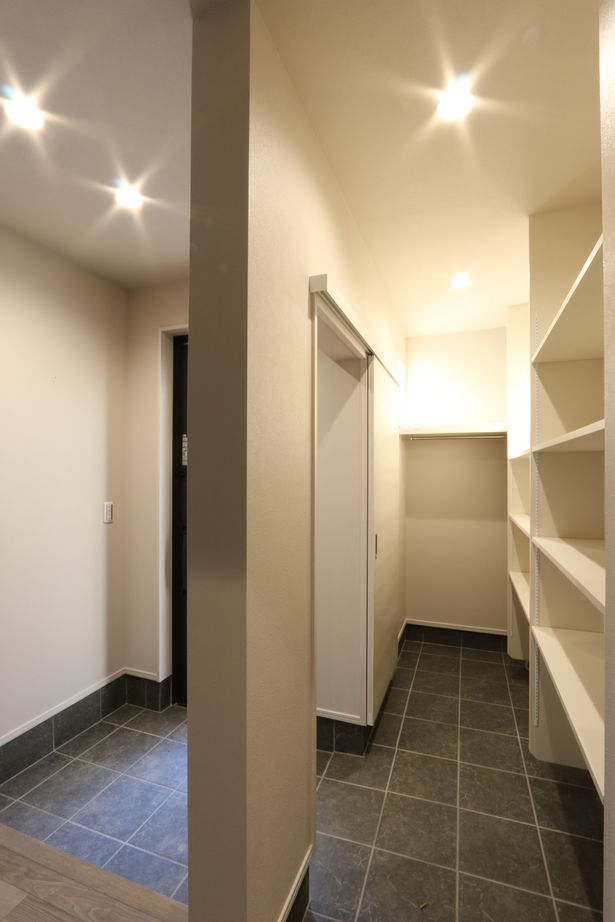 マイホームタナカ 「ただいま」の瞬間から心地良い。寛ぎの空間と快適動線が共存する家の建築実例画像7