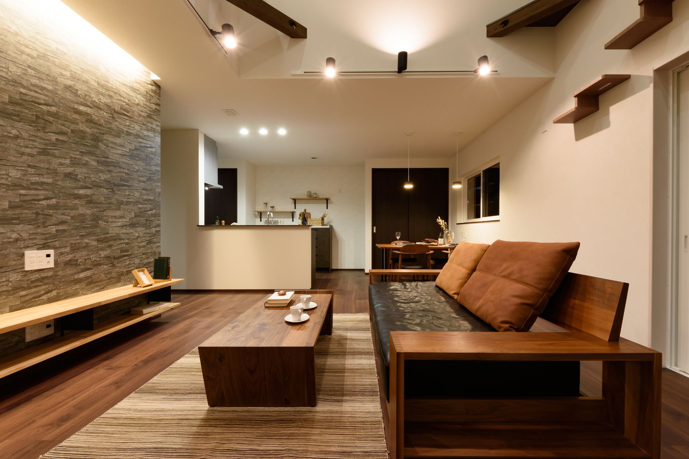 マイホームタナカ 「愛猫との暮らしをデザインする家づくり」×「家事動線を繋ぐインナーガレージの家」の建築実例画像9