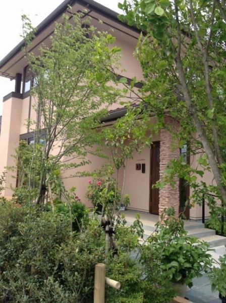 アルファホーム／オーガニックハウス新潟 造作家具を多数採用。フランク・ロイド・ライトの普遍の真髄が息づく、近代モダニズム的デザイン住宅の建築実例画像5