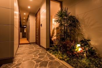 アルファホーム／オーガニックハウス新潟 フランク・ロイド・ライトの建築思想を忠実に表現したゴージャスモダンな平屋住宅の建築実例画像8