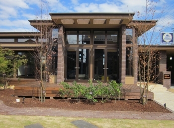 アルファホーム／オーガニックハウス新潟 フランク・ロイド・ライトの建築思想を忠実に表現したゴージャスモダンな平屋住宅の建築実例画像10