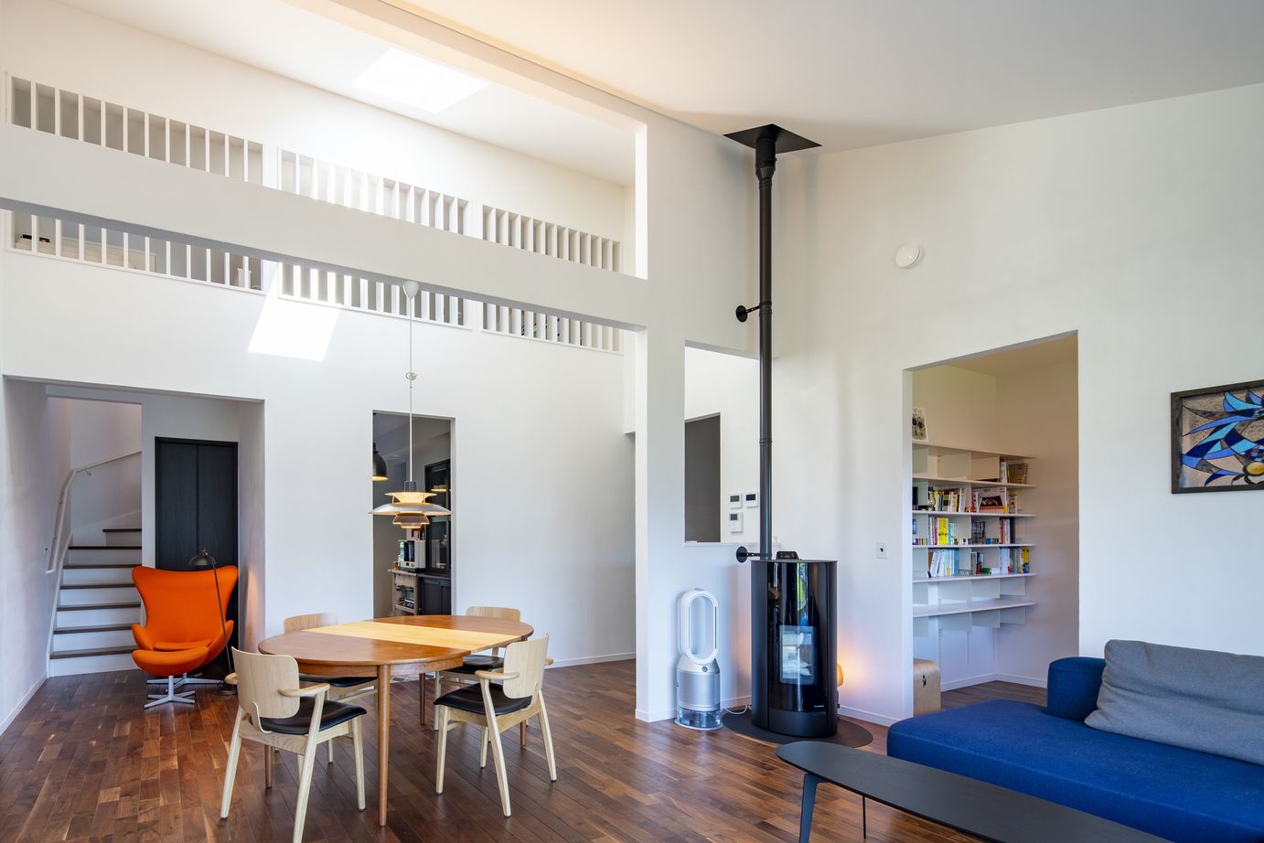 スマトチ <甲斐市｜小屋裏収納｜4人家族>外壁も室内も塗り壁で仕上げた和モダンデザインの平屋の建築実例画像2