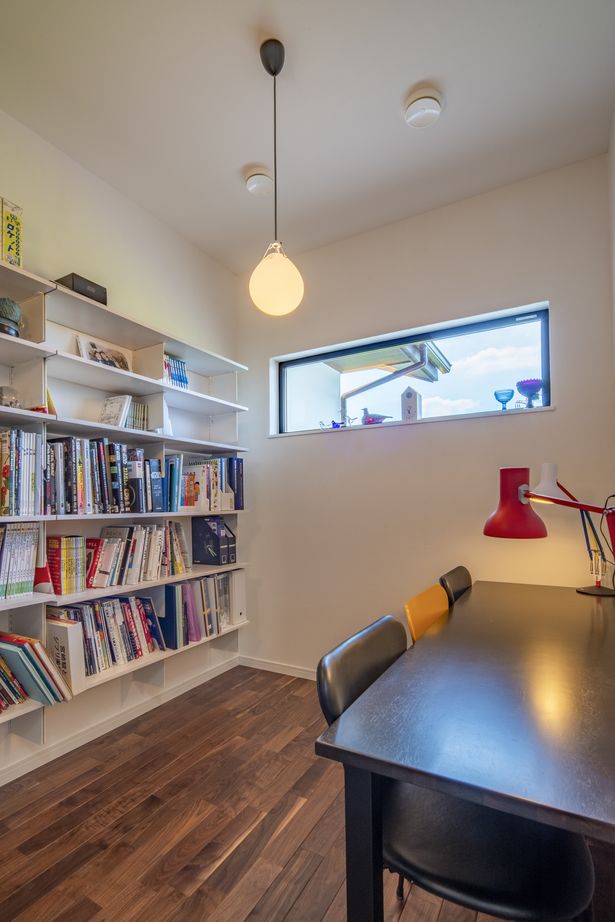 スマトチ <甲斐市｜小屋裏収納｜4人家族>外壁も室内も塗り壁で仕上げた和モダンデザインの平屋の建築実例画像6