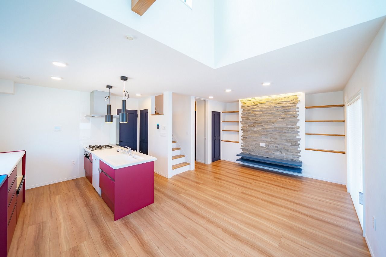 スマトチ <甲府市｜24坪｜3LDK>家族のライフスタイルをカタチに！個性的な外観が印象的なコンパクト住宅の建築実例画像2