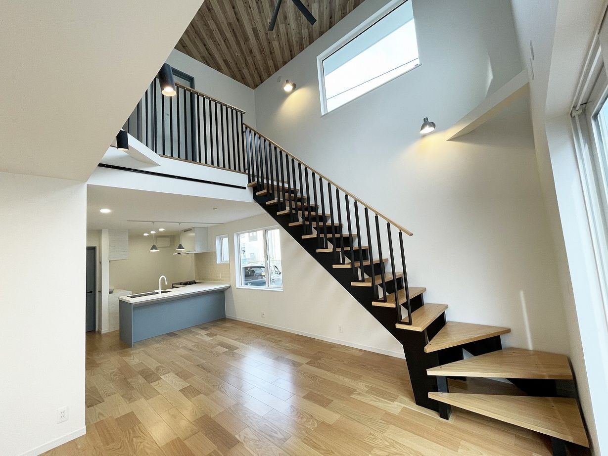 スマトチ <甲府市｜北欧風｜吹き抜け>本場スウェーデンの家をベースに。快適な暮らしを叶える高気密・高断熱の家の建築実例画像2