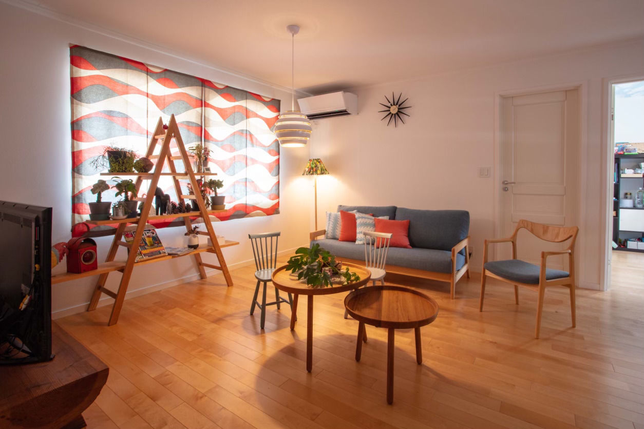 スマトチ <山梨県中央市｜薪ストーブ｜4人家族>家族の想いがたくさん詰まった暖炉のある北欧テイストな平屋の建築実例画像5