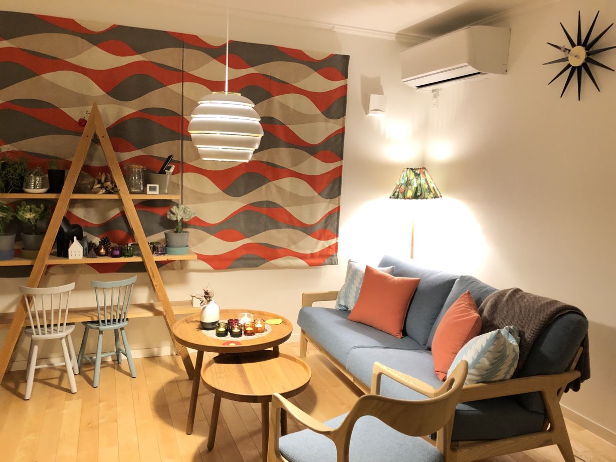 スマトチ <山梨県中央市｜薪ストーブ｜4人家族>家族の想いがたくさん詰まった暖炉のある北欧テイストな平屋の建築実例画像7