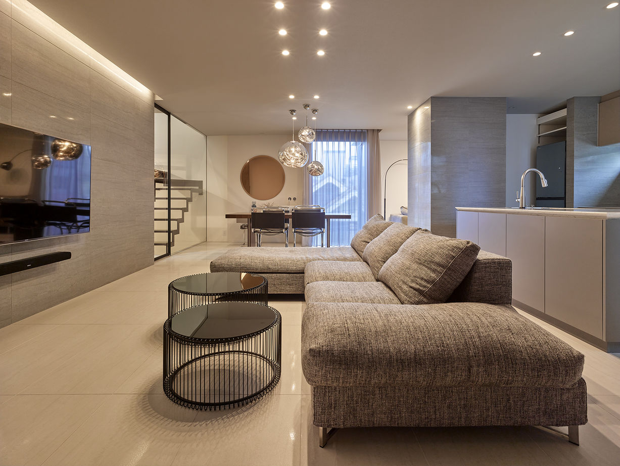 RIPARO 建築デザイナーと実施設計のコラボで、デザインも機能も納得の３階建て二世帯住宅にの建築実例画像2