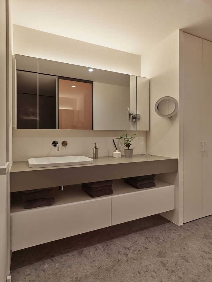 RIPARO 建築デザイナーと実施設計のコラボで、デザインも機能も納得の３階建て二世帯住宅にの建築実例画像11