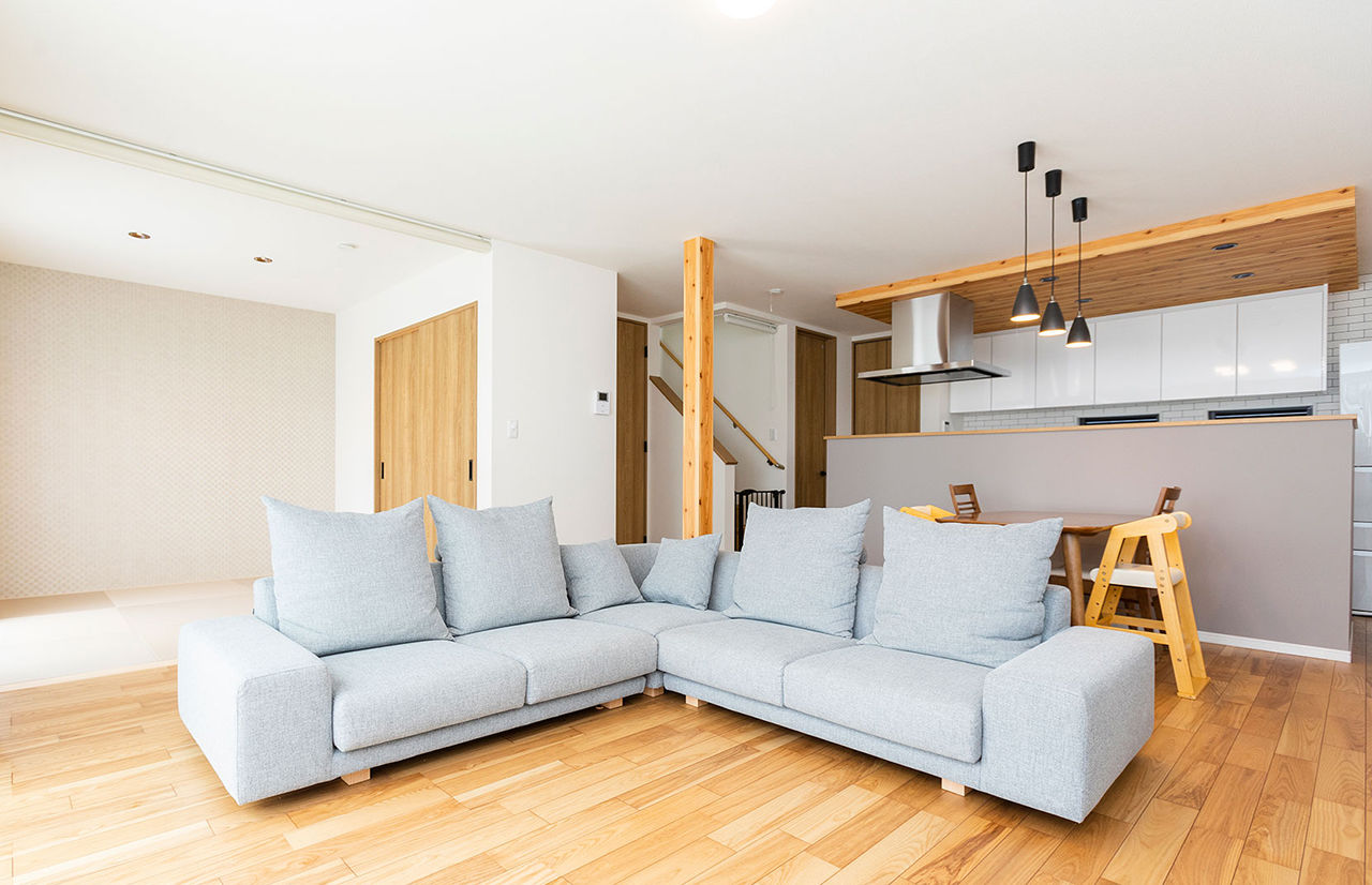 東栄住宅（YUTO-IE） 【延床37.6坪／間取図有】リモートを活用。400km離れた場所から遊び心溢れる住まいをカタチにの建築実例画像2