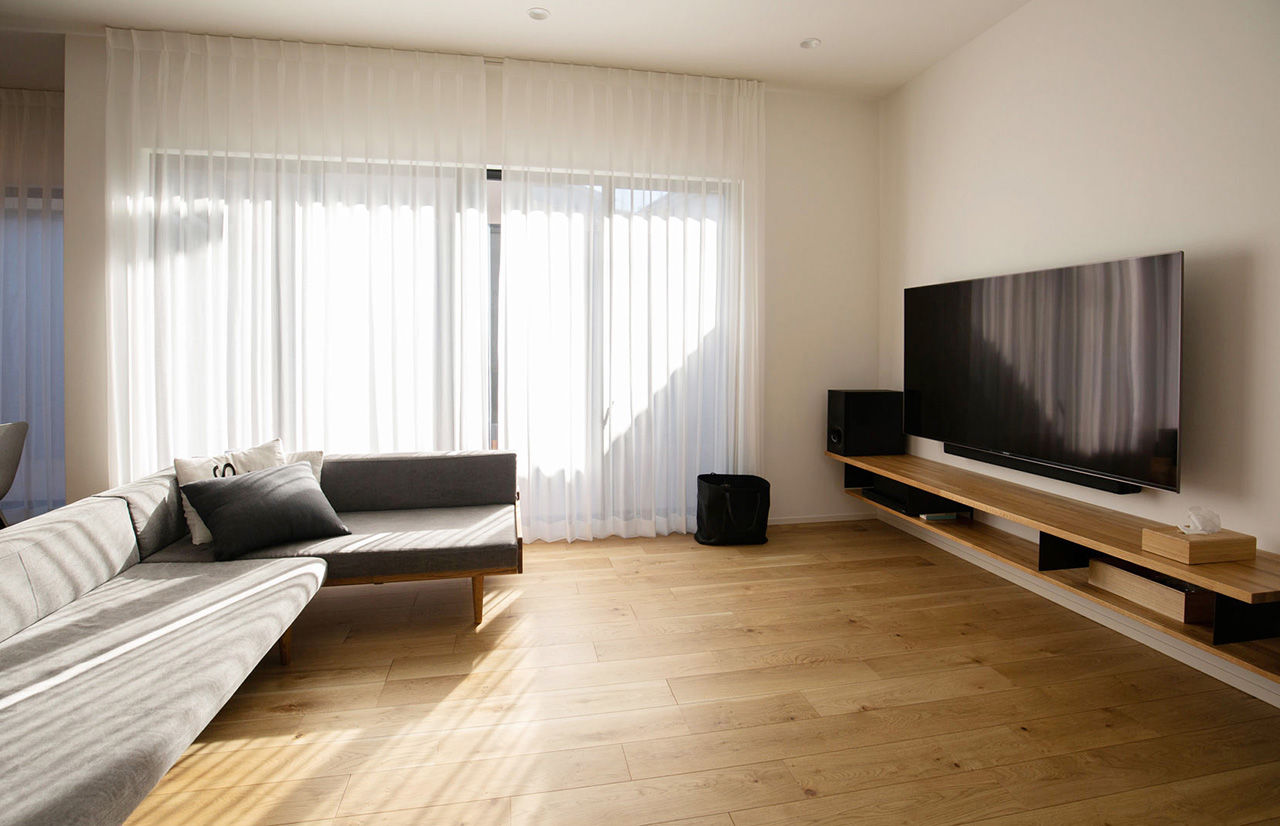 東栄住宅（YUTO-IE） 【延床32.5坪／間取図有】光を採り入れる中庭や2階バルコニーで明るく、心地よく暮らせる家の建築実例画像4