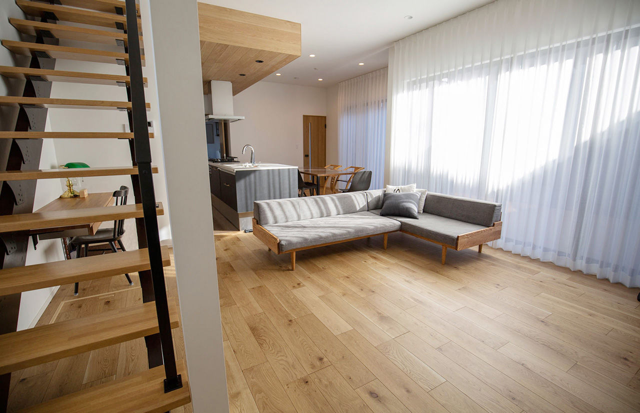 東栄住宅（YUTO-IE） 【延床32.5坪／間取図有】光を採り入れる中庭や2階バルコニーで明るく、心地よく暮らせる家の建築実例画像6