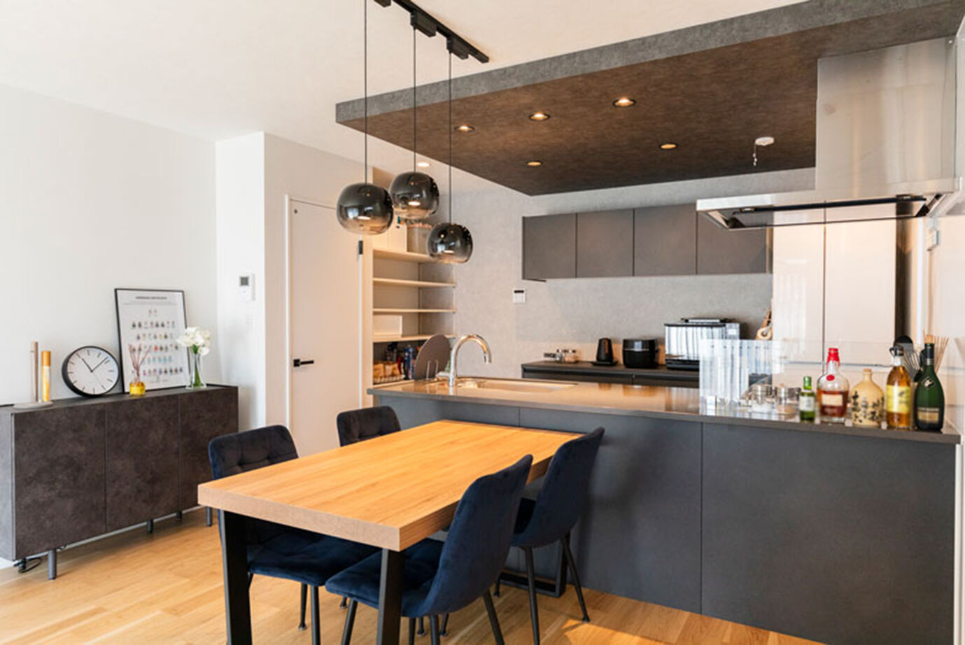 東栄住宅（YUTO-IE） 【延床31.8坪／家事動線／収納／間取図】自分たちのライフスタイルに合わせ、使いやすさにこだわった住まいの建築実例画像3