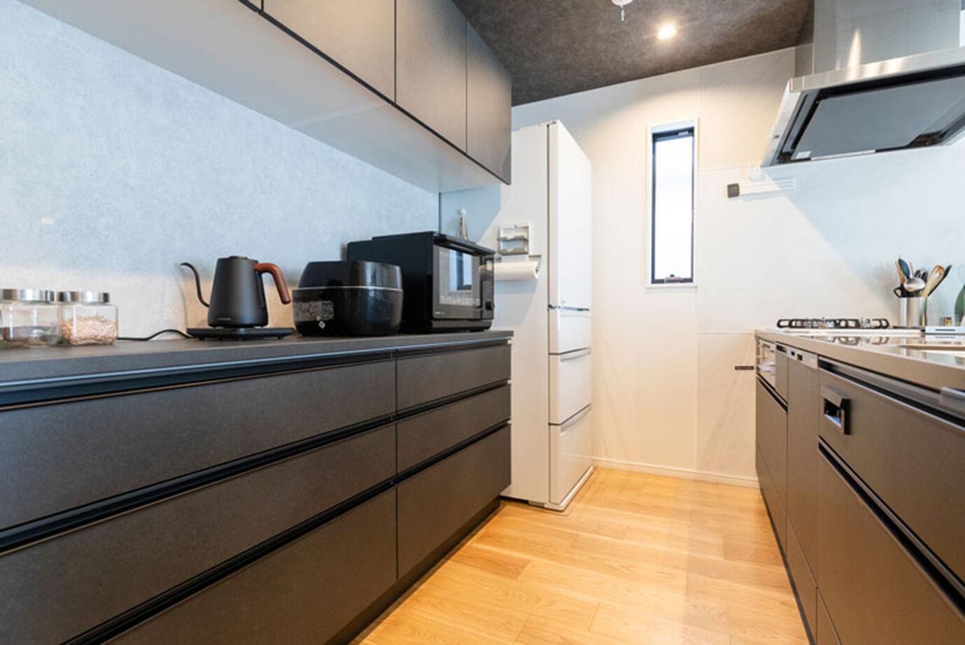 東栄住宅（YUTO-IE） 【延床31.8坪／家事動線／収納／間取図】自分たちのライフスタイルに合わせ、使いやすさにこだわった住まいの建築実例画像4