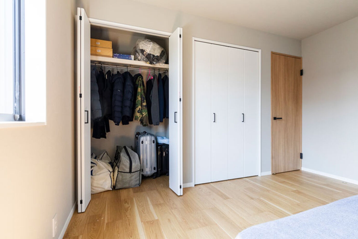 東栄住宅（YUTO-IE） 【延床31.8坪／家事動線／収納／間取図】自分たちのライフスタイルに合わせ、使いやすさにこだわった住まいの建築実例画像9